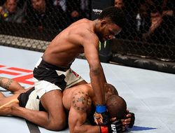 фото - UFC: Мэгни забил Ломбарда