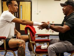 фото - Спаррингёр Усика и Уайлдера не взял евротитул, дебют Уиттакера: видео 