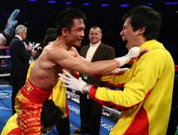 фото - Срисакет Сор Рунгвисаи дважды побывал на пятой точке, но победил Ирана Диаса