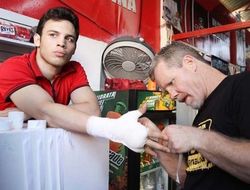 фото - Арум: «Чавес дрался зрелищно, но глупо – ему нужен новый тренер»