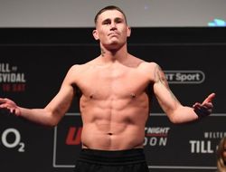 фото - UFC. Дэррен Тилл сломал ключицу, Веттори может сразиться с Холландом