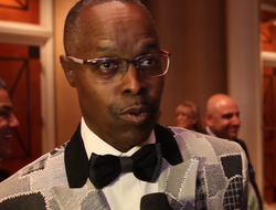 фото - В WBC показали пояс для Пакьяо и Банчамека, топ-рефери завершил карьеру