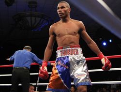 фото - Дюлорме ронял Уильямса, одержал победу решением