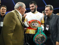 фото - Каковы шансы Джо Смита в бою с Артуром Бетербиевым? Размышляют эксперты