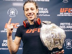 фото - UFC 211: Еджейчик почти настигла Роузи, разгромив Андраде