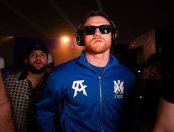 фото - Бивол оценил ударную мощь Канело