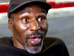 фото - Флойду и Мэнни нужно провести реванш и закрыть пересуды — Р.Мэйуэзер