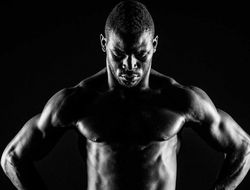 фото - Экс-чемпион мира выпустит сборник комиксов о чернокожем супергерое — себе