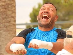 фото - Пулев прошёл курс о сексуальных домогательствах. 87-летний Арум тоже