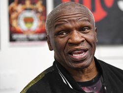 фото - Отец Мэйуэзера: Да я бы выбил из Макгрегора всё дерьмо прямо в том баре!