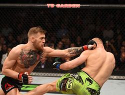 фото - UFC Fight Night в Бостоне: Макгрегор остановил Сивера