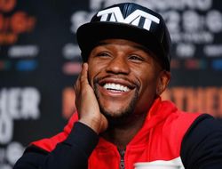 фото - Ждём, когда Головкин пойдёт на риск — Мэйуэзер