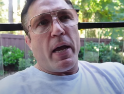 фото - Чендлеру предложили бой с Махачевым: что это значит? Объясняет эксперт