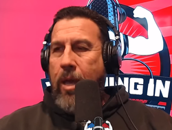 фото - Легендарный рефери оценил шансы Топурии против Нурмагомедова