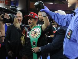 фото - Пётр Петров объединил титулы и стал претендентом, побив Кинтеро