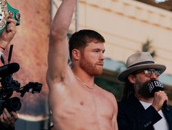 фото - Канело приступил к тренировкам после операции на руке: видео