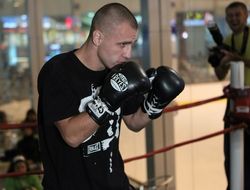 фото - Видео: Максим Бурсак готовится к бою с Сондерсом