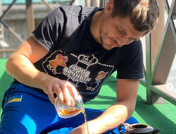 фото - Утро на колёсах Ломаченко, чайный пьяница Беринчик, удивления Уайта от Поветкина — соцсети 