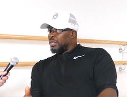 фото - Карлос Такам остановит Александр Усика — тренер