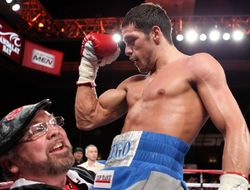 фото - Осенью планируется бой Брайана Васкеса и Диего Магдалено