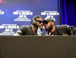 фото - Почему Уайлдер проигнорировал все вопросы? Отвечает его тренер