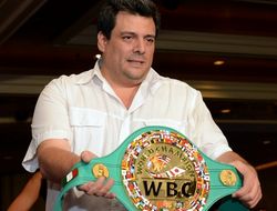 фото - Президент WBC не видит смысла в реванше между Пакьяо и Мэйуэзером
