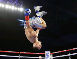 фото - Ковалёв ностальгирует, Теофимо летит, у Мендеса проблемы с папахами — соцсети 