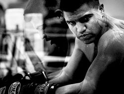 фото - Виктор Ортис подрался с болельщиком и угодил в полицию