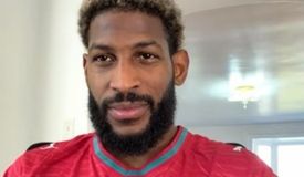 Крус ушёл от Хирна, крепко бьющий экс-чемпион завершил карьеру 