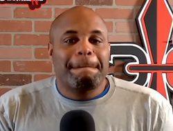 фото - Легенда UFC предлагает отобрать у Чендлера PPV-деньги за бой с Макгрегором