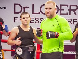 фото - Тренер Харитонова: «Харитонов – мужик, им в бою руководит гордость»