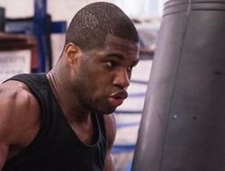 фото - Дюбуа, который на спарринге «избил Джошуа и отправил в нокдаун», надеется на бой с ним