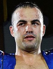 Шефат Исуфи