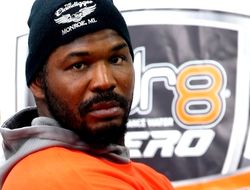 фото - У Лукаса Брауна снова сменился соперник: теперь это «голем» Лонг