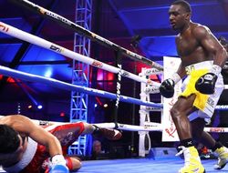 фото - Брэди победил нокаутёра, бой-дичь и досрочка в проспект-клэше: видео