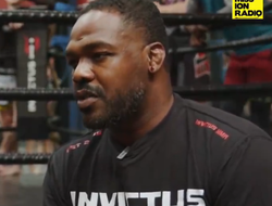 фото - Внезапно! Джонсу официально предложили возглавить супертурнир UFC 300