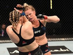 фото - Холли Холм не оставила шансов Ирен Алдана. Все результаты и бонусы UFC on ESPN 16 в Абу-Даби