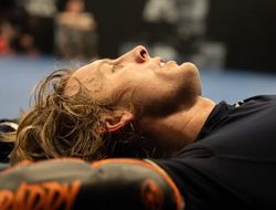 фото - Хукер и Пимблетт устроили жёсткую перепалку в соцсетях. И «слегка» переборщили