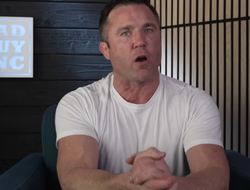 фото - Как Джонсу избавиться от нападок Аспиналла? Шикарная идея от экс-претендента