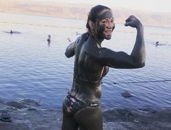 фото - Моралес и Баррера поработают вместе, Жустино показалась без тату, Макгрегор трудится как лошадь — соцсети