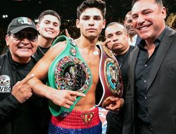 фото - Дэвис и Гарсия и вправду договорились о поединке? Знает наверняка Де Ла Хойя