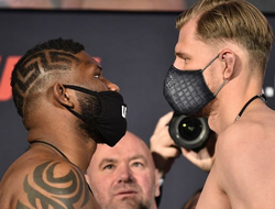 фото - Волков и Блейдс лицом к лицу, фрагменты тренировок Ломаченко, Канело показал свой облик — соцсети