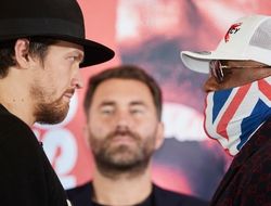 фото - Усик «принёс мир» Чисоре и поспорил с ним, кто царь зверей — лев или слон: видео