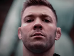 фото - Дю Плесси задушил Адесанью в главном бою UFC 305