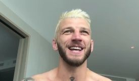 Царукян сломал нос Хукеру, когда боднул головой во время взвешивания