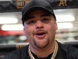 фото - Суперяж Руис едва не нокаутировал своего тренера — видео