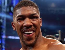 фото - Джошуа призывает Фьюри перейти от слов к делу