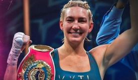 Майер отказалась от пояса WBO ради боя за звание абсолюта