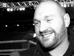 фото - Тайсон Фьюри хочет побить Ломаченко в супертяжёлом весе — видео