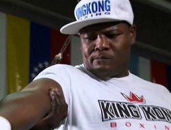 фото - Луис Ортис расстался с Golden Boy, готов драться с Устиновым в России